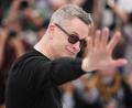 Bild: Scott A Garfitt/Invision/AP/dpa
Regisseur Nicolas Winding Refn stellt in Cannes seinen Film „Her Private Hell“ vor.