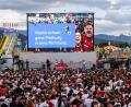 Bild: Philipp von Ditfurth/dpa
Finale auf großer Leinwand: In Freiburg verfolgen Tausende das Europa-League-Spiel ihres Clubs.
