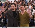 Bild: Andreea Alexandru/Invision/AP/dpa
Filme miteinander konkurrieren zu lassen, widerspricht sich für Hollywood-Star Miles Teller (rechts). Mit Adam Driver posiert er für Fotografen bei den Filmfestspielen in Cannes. (Archivbild)