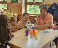 Bild: Christopher Dotzler
Maria Kontny ist seit 30 Jahren Erzieherin im Kindergarten in Süß. Ihren Job geht sie immer noch mit Leidenschaft nach.