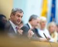 Bild: Peter Kneffel/dpa
Nicht nur optisch setzt Ministerpräsident Markus Söder (CSU) in seiner Regierungserklärung neue Akzente.