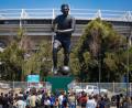 Bild: Fernando Carranza Garcia./
Pelé wurde mit der Statue geehrt.