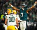 Bild: Derik Hamilton/AP/dpa
Nolan Smith (r) spielt seit 2023 für die Philadelphia Eagles. (Archivbild)