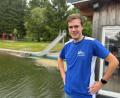 Bild: ck
Kilian Koller wird den Sommer über die Badeaufsicht im Naturbad Vohenstrauß übernehmen. Der 19-jährige Wasserwachtler aus Waldau muss vorher noch die mündliche Abiturprüfung am Kepler-Gymnasium in Weiden über die Bühne bringen.