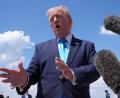 Bild: Jacquelyn Martin/AP/dpa
Trump kündigt die Entsendung Tausender Soldaten nach Polen an.