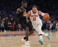Bild: Seth Wenig/AP/dpa
Dennis Schröder (links) von den Cleveland Cavaliers erzielte in Spiel zwei gegen die New York Knicks von der Bank aus vier Punkte.