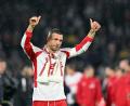 Bild: Federico Gambarini/dpa
Kult in Köln: Lukas Podolski hat früh die Herzen der FC-Fans erobert. (Archivbild)