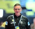 Bild: Sina Schuldt/dpa
Alfred Gislason bleibt bis Olympia 2028 Handball-Bundestrainer. (Archivbild)