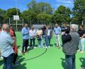 Bild: ass
Das neue Multisportfeld im Sportpark am Schanz in Amberg ist offiziell eröffnet. Das freut auch Oberbürgermeister Michael Fritz, der selbst ein begeisterter Sportler ist.