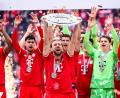 Bild: Tom Weller/dpa
Harry Kane und die Bayern wollen auch in Berlin eine Trophäe in die Höhe stemmen. (Archivbild)