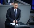 Bild: Bernd von Jutrczenka/dpa
Weniger Zeit mit Bürokratie, dafür mehr für das Baby - das verspricht Finanzminister Klingbeil.