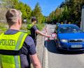 Symbolbild: Bundespolizei
Die Bundespolizei Waidhaus hat einen per Haftbefehl gesuchten Verkehrssünder festgenommen.