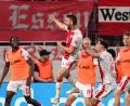 Bild: Federico Gambarini/dpa
Bejubelt sein Tor: Torben Müsel.