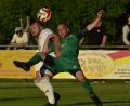 Bild: Hans Mark
Diendorfs Spielertrainer Sebastian Ring (links) haut sich gegen Erzhäuser voll rein, am Ende reichte es nicht.