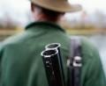 Bild: Uwe Anspach/dpa
Bei einem 68-jährigen Jäger löste sich ein Schuss aus seiner Waffe und verletzte ihn schwer an der Hand. (Symbolbild)
