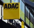 Bild: Martin Schutt/dpa
Auf Mitglieder des ADAC kommen zum Jahreswechsel höhere Beiträge zu. (Symbolbild)