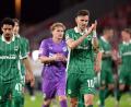 Bild: Federico Gambarini/dpa
Branimir Hrgota (r) verlässt Fürth nach der Saison.