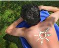 Bild: Karl-Josef Hildenbrand/dpa/dpa-tmn
Am Pfingstwochenende soll es heiß werden in Bayern. Wer baden geht, sollte die Sonnencreme nicht vergessen. (Symbolbild)