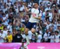 Bild: Frank Augstein/AP/dpa
Joao Palhinha sicherte Tottenham mit seinem Tor zum 1:0-Sieg den Klassenerhalt.