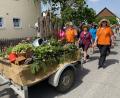 Bild: aub
Der Gartenbauverein Neusath gratulierte den Diendorfer Freunden mit einem bunten Gruß.