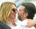 Bild: Jacquelyn Martin/AP/dpa
Das Paar postete Eheringe. (Archivbild)