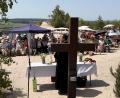 Bild: hdk
Der evangelische Stadtpfarrer Stefan Fischer begrüßte die vielen Gottesdienstbesuche, die auf den Monte Kaolino gekommen waren.
