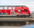 Bild: Robert Michael/dpa
DB Regio zählte im April deutlich mehr Fahrgäste als im Vorjahresmonat. (Archivbild)