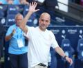 Bild: Alastair Grant/AP/dpa
Nach zehn Jahren verabschiedete sich Trainer Pep Guardiola bei Manchester City.