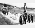 Bild: Archiv der Feuerwehr Neudorf
1956 feiert die Feuerwehr das 70-jährige Bestehen mit Festbraut Anna Spieß (Mitte) und ihren Begleiterinnen Anna Piehler (links) und Agnes Jentsch.
