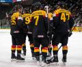 Bild: Andreas Becker/Keystone/dpa
Die deutsche Eishockey-Nationalmannschaft muss auf Schützenhilfe der Ungarn hoffen.