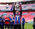 Bild: Nick Potts/PA Wire/dpa
Oliver Glasner verhalf Crystal Palace zum ersten Pokalsieg. (Archivbild)