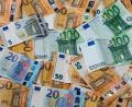 Symbolbild: Jens Büttner/dpa/exb
Die Stadt Amberg gibt zu viel Geld aus – auch für den laufenden Betrieb. Es wir Einschnitte geben müssen, die für jeden sichtbar werden.