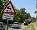 Bild: upl
Verkehrsschilder weisen auf die Baustelle auf der B85 hin.