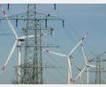 Bild: Carsten Rehder/dpa
Strom aus Windkraft wird über weite Strecken geleitet. (Symbolbild)