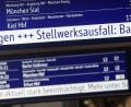 Bild: Bodo Marks/dpa
Fahrgäste der Bahn müssen sich zwischen Berlin und Hamburg auf Verspätungen und Zugausfälle einstellen.
