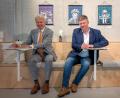 Bild: Julia Härteis/ Wirtschaftsförderung Amberg
Hochschulpräsident Professor Dr. Clemens Bulitta und der Geschäftsführer der Amberger Wirtschaftsförderung, Karlheinz Brandelik, unterzeichneten die Kooperationsvereinbarung.