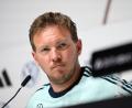 Bild: Federico Gambarini/dpa
Bundestrainer Julian Nagelsmann will bei Neuer kein Risiko eingehen.