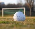 Bild: Tobias Hase/dpa
Ein Amateurfußballer aus dem Landkreis Celle ist für ein halbes Jahr gesperrt worden. (Symbolbild)