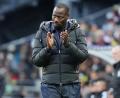 Bild: Aurelien Morissard/AP/dpa
Senegals Cheftrainer Pape Thiaw soll seit Monaten ohne Vertrag und ohne Gehalt arbeiten. (Archivbild)