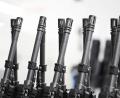 Bild: Bernd Weißbrod/dpa
Stahl an Stahl: Die Läufe von Sturmgewehren in der Produktion von Heckler & Koch.