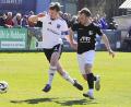 Archivbild: war
Nicht aufzugeben, ist eine der Stärken des SV Etzenricht: Stürmer Martin Pasieka (links, in einem Punktspiel) hofft am Samstag im Rückspiel gegen den SV Wenzenbach auf ein erneutes "Fußball-Wunder" wie zuletzt gegen den SV Hahnbach.