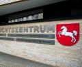Bild: Hauke-Christian Dittrich/dpa
Das Landesarbeitsgericht musste entscheiden, ob VW zwei Managern Schadenersatz und Schmerzensgeld zahlen muss. (Archivbild)