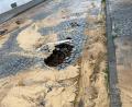 Bild: PI Sulzbach-Rosenberg
Ein Wasserrohrbruch in der Frühlingsstraße in Sulzbach-Rosenberg hat am Samstag zu erheblichen Schäden geführt.
