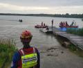 Bild: Wasserwacht/Korbinian Kurz/exb
Die Wasserwacht holt am Sonntag während des Unwetters gefährdete Wassersportler vom Steinberger See.
