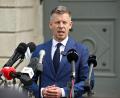 Bild: Robert Hegedus/MTI via AP/dpa
Ungarns Ministerpräsident Magyar und seine Tisza-Partei haben im neuen Parlament die nötige Zweidrittelmehrheit, um Verfassungsänderungen zu beschließen. (Archivbild)