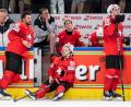 Bild: Claudio Thoma/KEYSTONE/dpa
Die Schweiz um Kapitän Roman Josi (l) trauert nach dem verlorenen WM-Finale gegen Finnland.