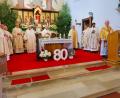 Bild: bsc
Neun Geistliche feierten zusammen mit Jubilar und Ruhestandspriester Siegfried Wölfel (rechts) einen beeindruckenden Dankgottesdienst anlässlich seines 80. Geburtstags in der Pfarrkirche Friedenfels.