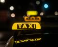 Bild: Paul Zinken/dpa
Im Taxi-Gewerbe herrscht ein harter Wettbewerb, angefeuert auch durch die vielen Mietwagen-Vermittlungen, die oft günstigere Fahrten anbieten können. (Symbolbild)