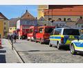 Bild: --/Zema Median/dpa
Großeinsatz für Feuerwehr und Rettungskräfte bei einem Säureunfall in Vilshofen.