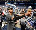 Bild: Tony Gutierrez/AP/dpa
Victor Wembanyama greift mit den Spurs nach dem NBA-Titel.